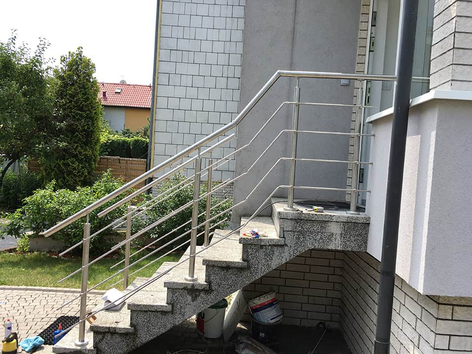 balustrady na schody zewnętrzne